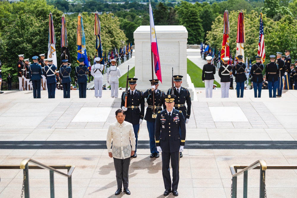 President of the Philippines Lays Wreath at Arlington National Cemetery