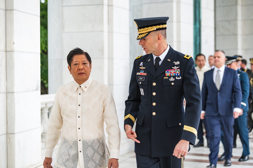 President of the Philippines Lays Wreath at Arlington National Cemetery