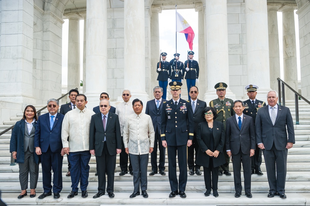 President of the Philippines Lays Wreath at Arlington National Cemetery