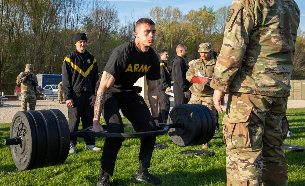 DVIDS - Images - Iowa and Illinois Army National Guard Soldiers compete ...