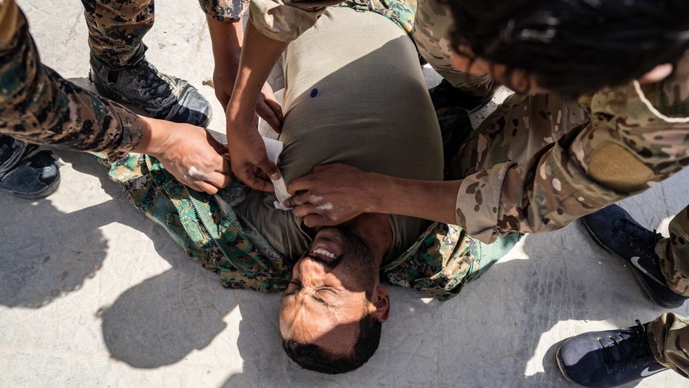 SDF, Coalition teaches life-saving medical training