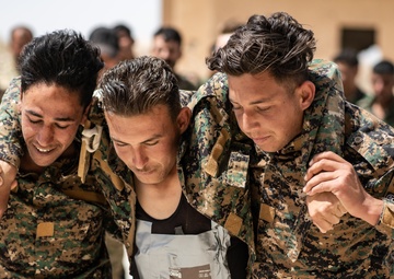 SDF, Coalition teaches life-saving medical training