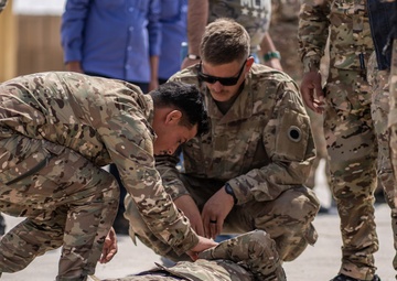 SDF, Coalition teaches life-saving medical training