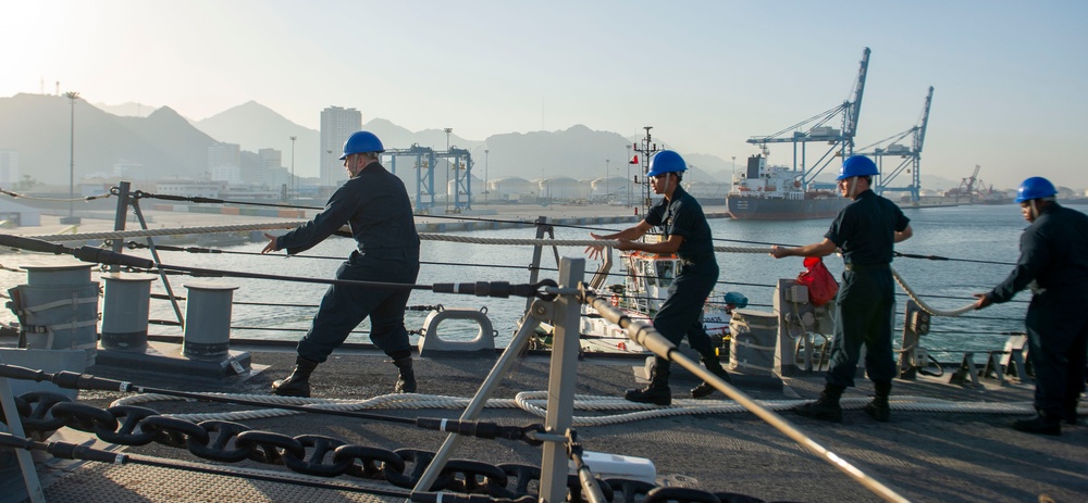 USS Paul Hamilton Fujairah Departure