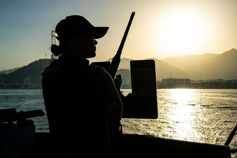 USS Paul Hamilton Fujairah Departure