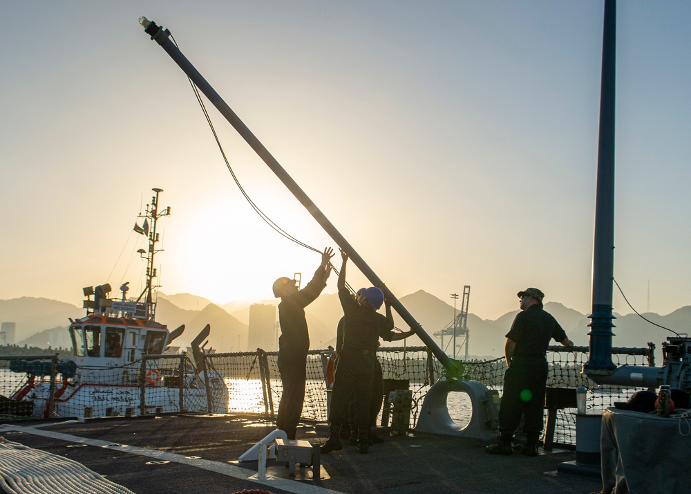 USS Paul Hamilton Fujairah Departure