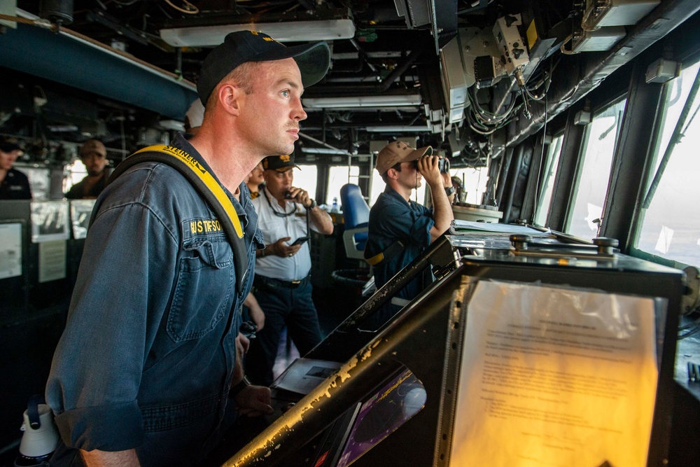 USS Paul Hamilton Fujairah Departure