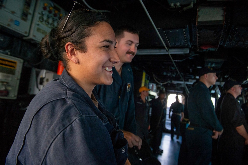 USS Paul Hamilton Fujairah Departure