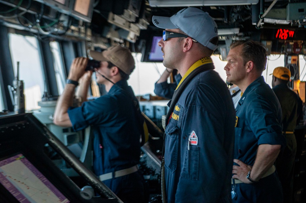 USS Paul Hamilton Fujairah Departure