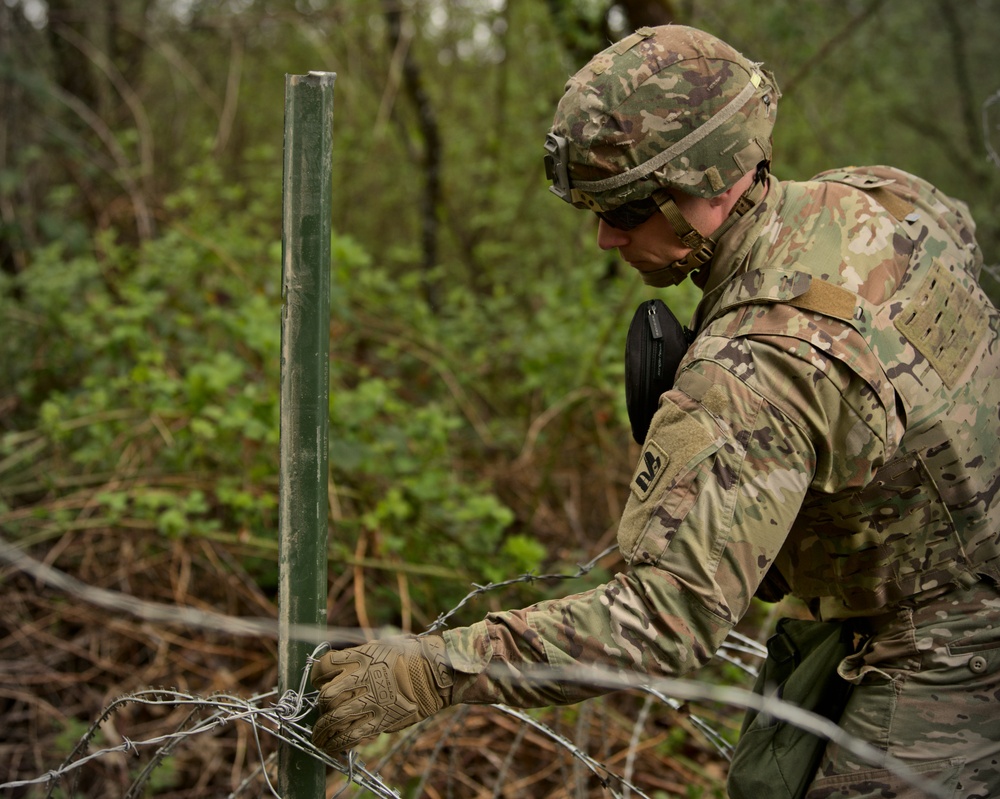 Washington National Guard Soldiers with the 898th Brigade Engineer Battalion Conduct Training