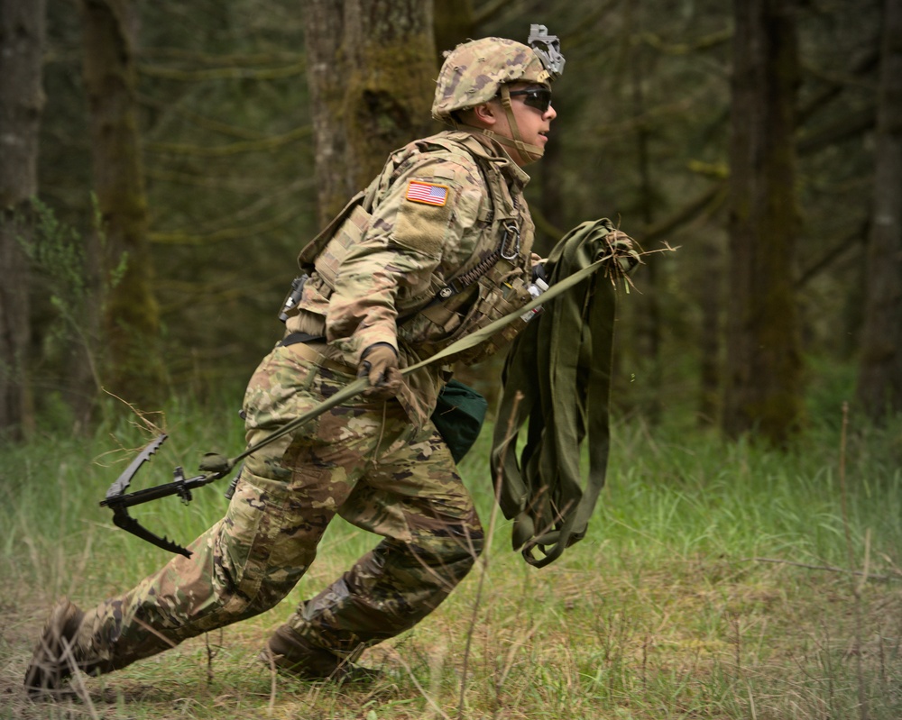 Washington National Guard Soldiers with the 898th Brigade Engineer Battalion Conduct Training