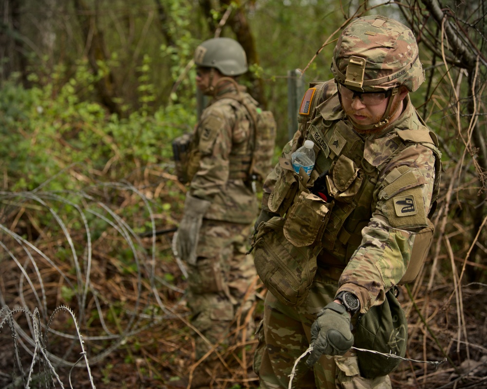 Washington National Guard Soldiers with the 898th Brigade Engineer Battalion Conduct Training