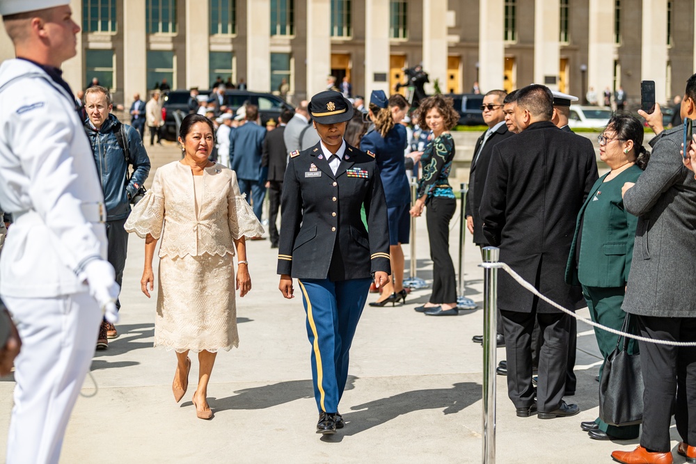 Philippine President Honored with Armed Forces Full Honor Cordon at Pentagon