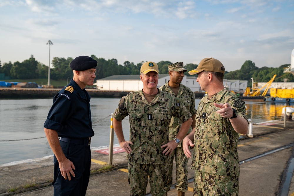 PACFLT Visits COMLOG WESTPAC