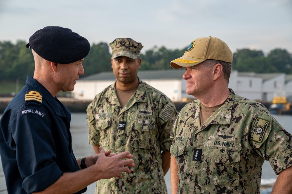 PACFLT Visits COMLOG WESTPAC