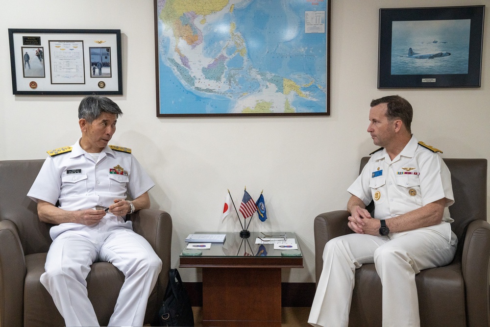 JMSDF Chief of Staff Visits COMLOG WESTPAC