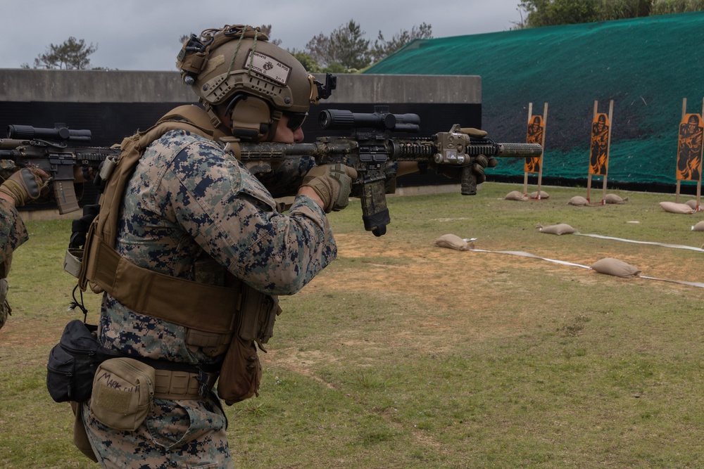 dvids-images-marines-with-31st-meu-landing-team-conduct-live-fire