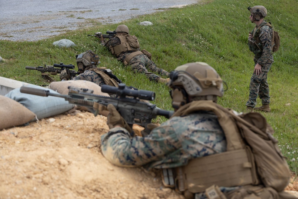 Marines with 31st MEU landing team conduct live-fire exercises