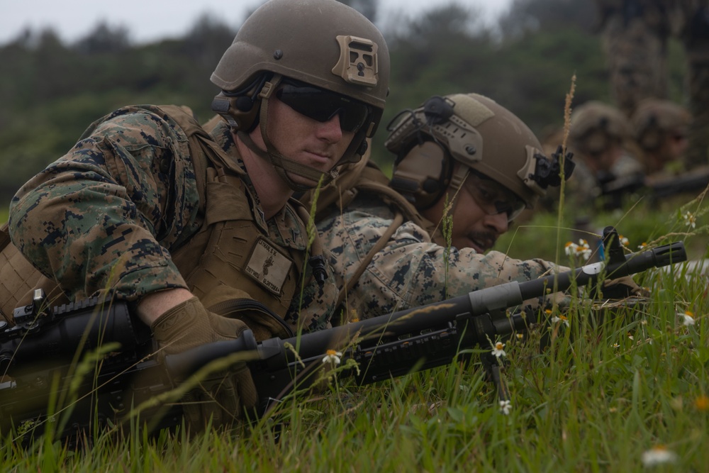 Marines with 31st MEU landing team conduct live-fire exercises