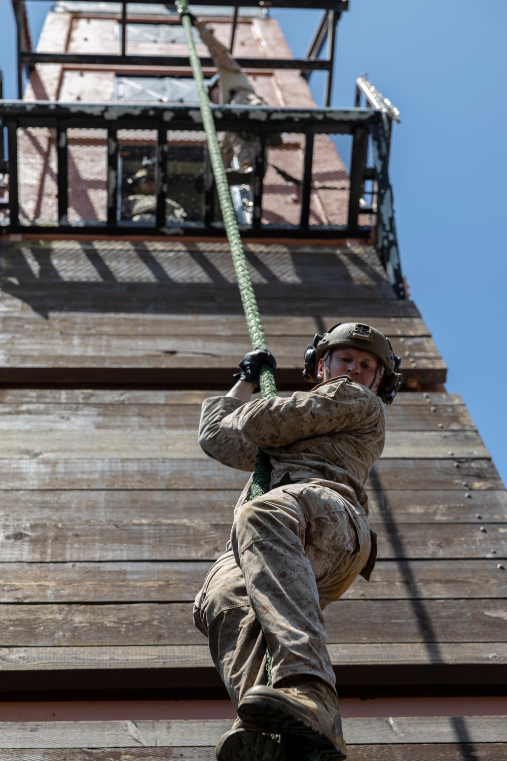 3rd Recon Marines Teaches VBSS Tactics to BLT 2/1