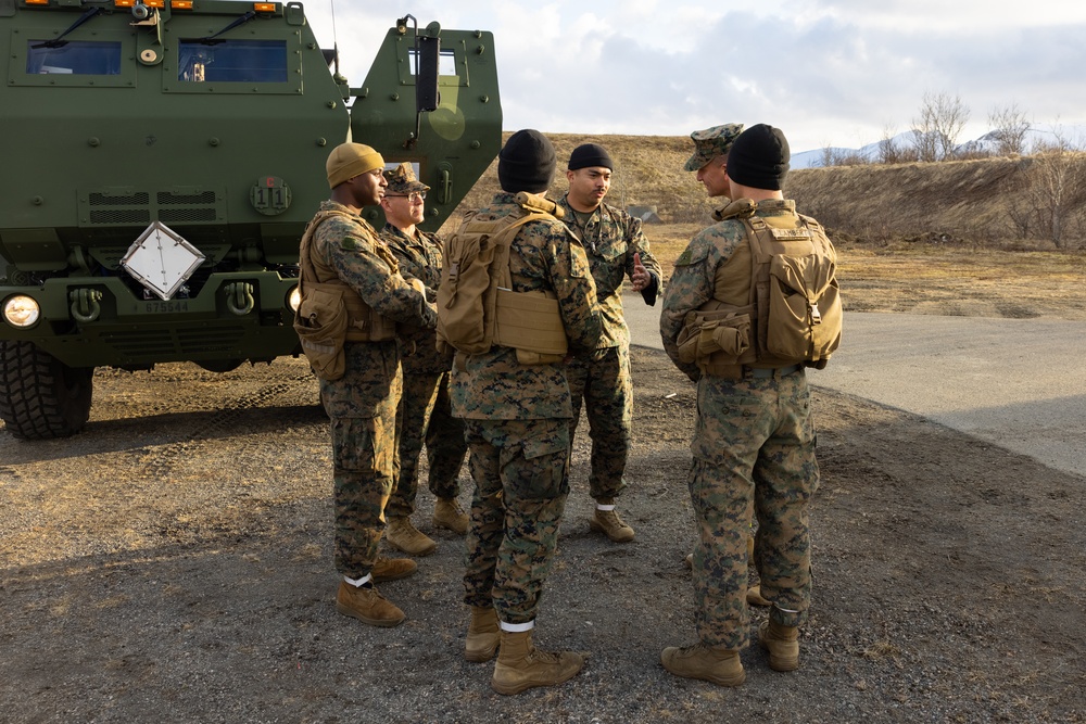 24th MEU Leaders Visit Marines Deployed in Norway