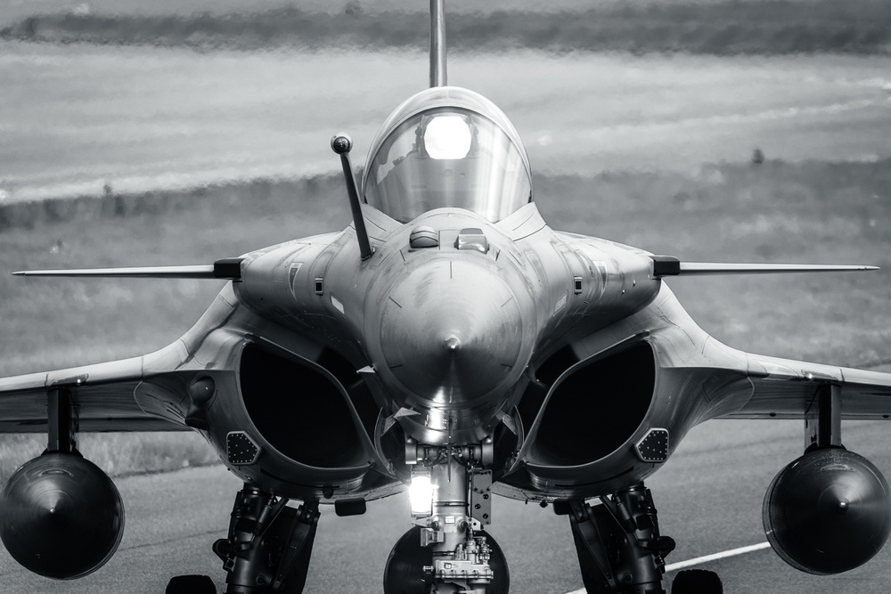 Formidable Shield aircraft landing (RAF Lossiemouth)