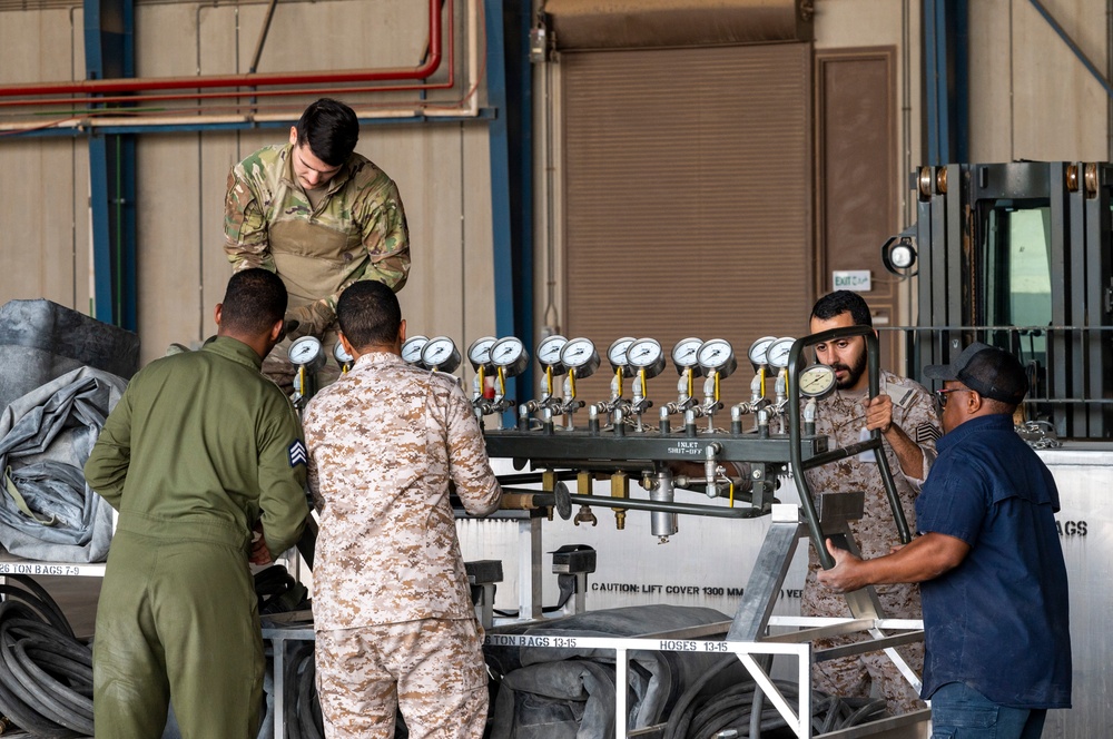 378 EMXS partners with RSAF for CDDAR training