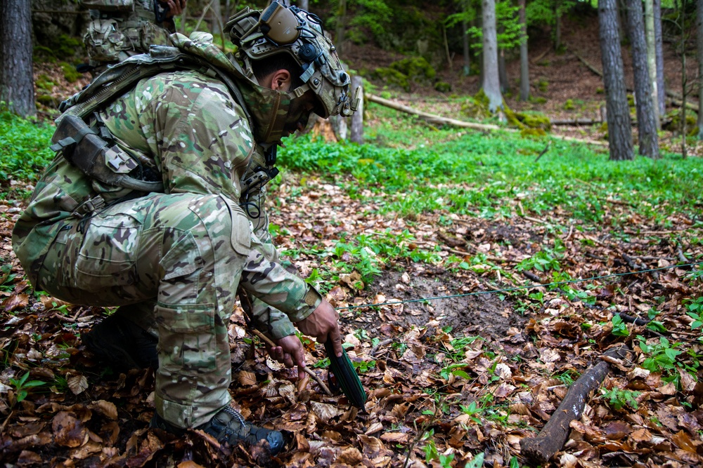 Air Force and Army Work Together During Combined Resolve 18