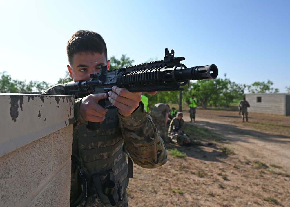 ROTC cadets train with Goodfellow