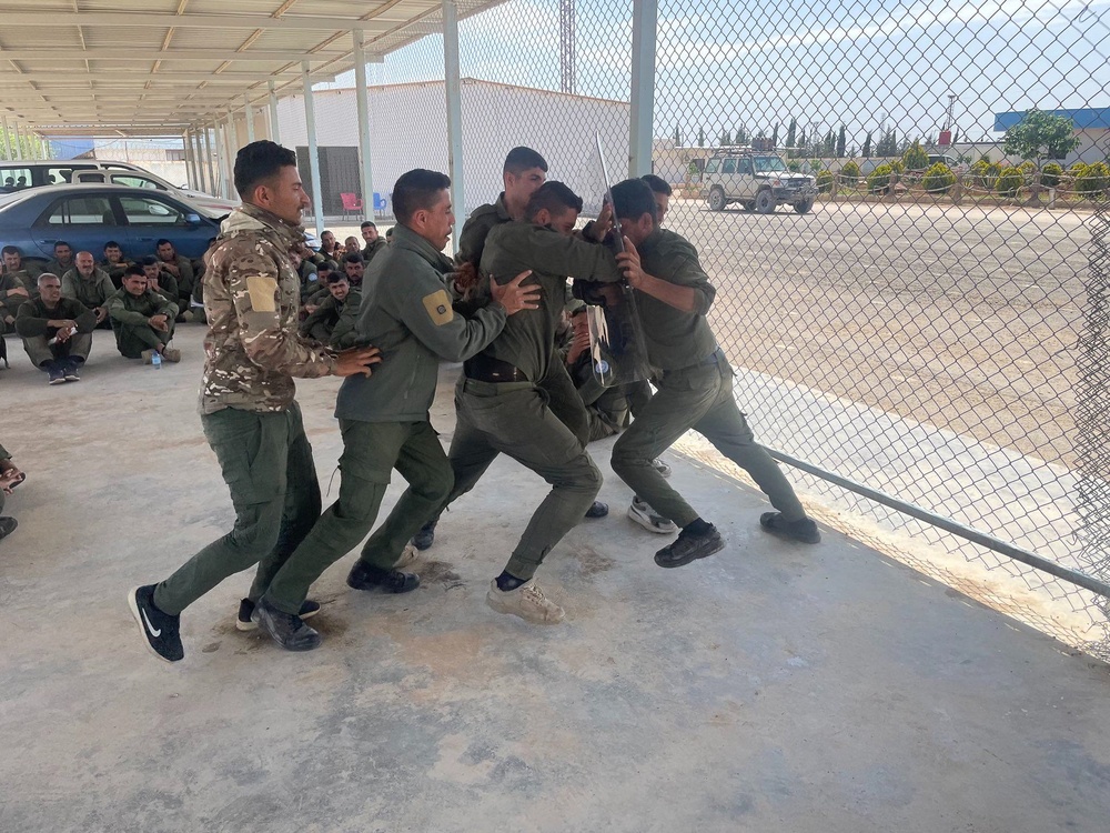 SDF, Coalition train detention facility guards