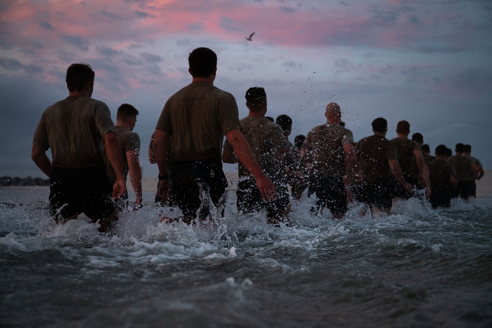 Special Warfare Students Train on the Beach