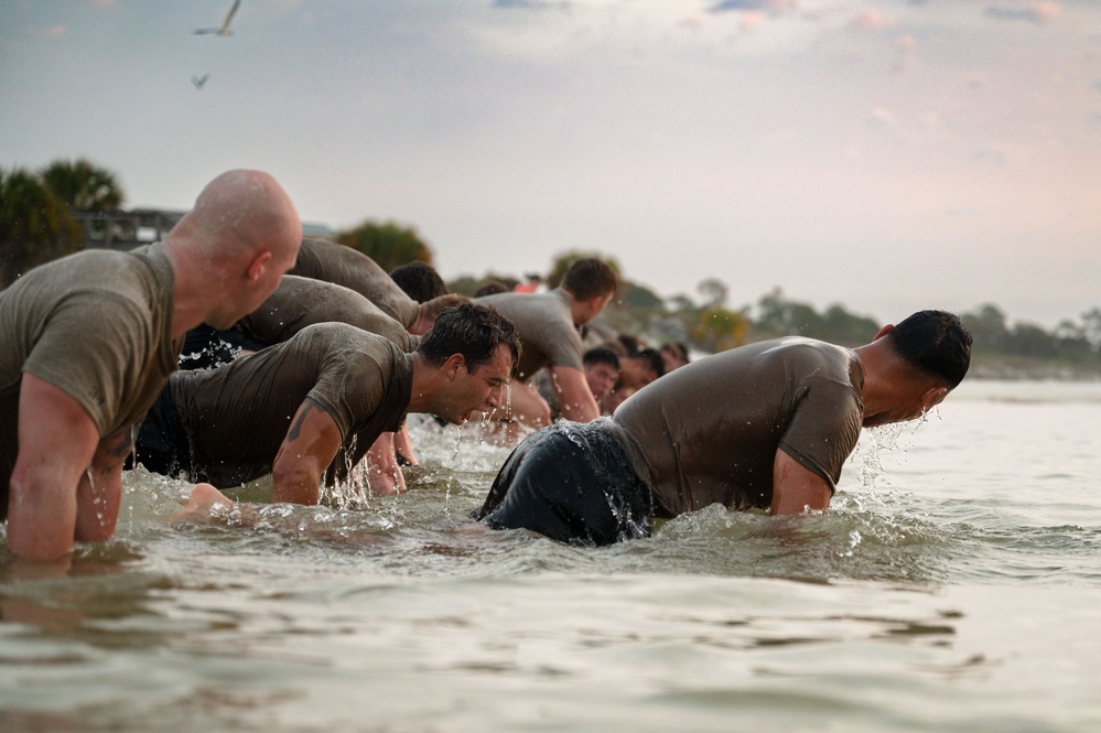 Special Warfare Students Train on the Beach