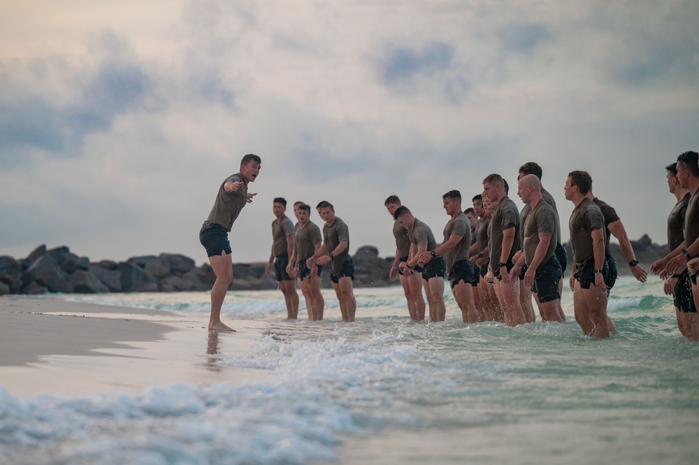 Special Warfare Students Train on the Beach