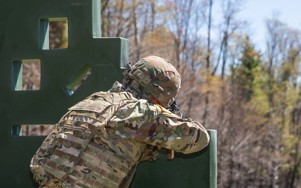 Vermont Engineers Perform M4 Carbine IWQ