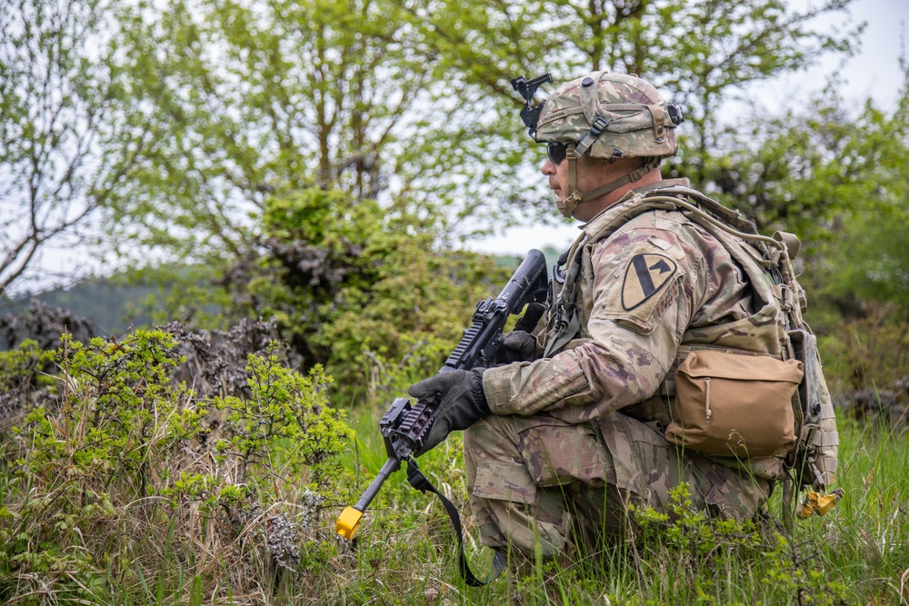 8th BEB Constructs Downrange During Combined Resolve 18