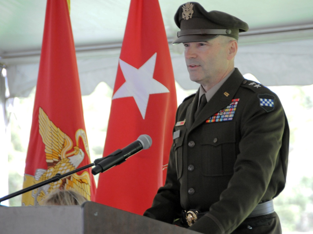 Army Reserve senior leader helps Our Community Salutes, FDU welcome enlistees