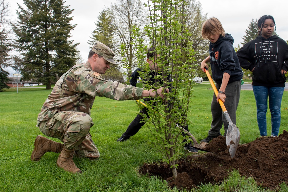Team Fairchild celebrates Arbor Day with Michael Anderson elementary students