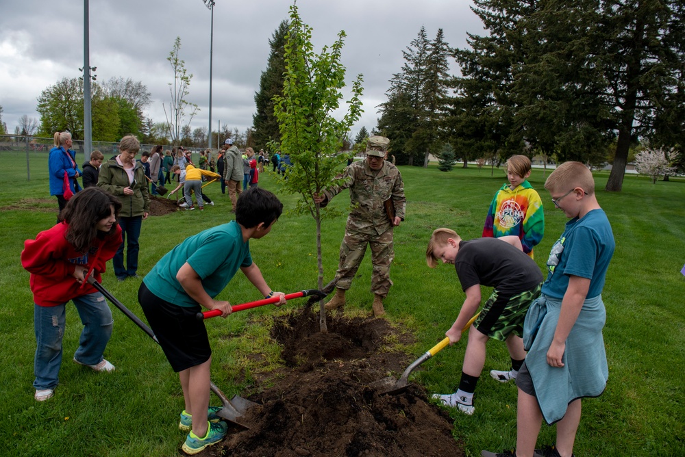 Team Fairchild celebrates Arbor Day with Michael Anderson elementary students