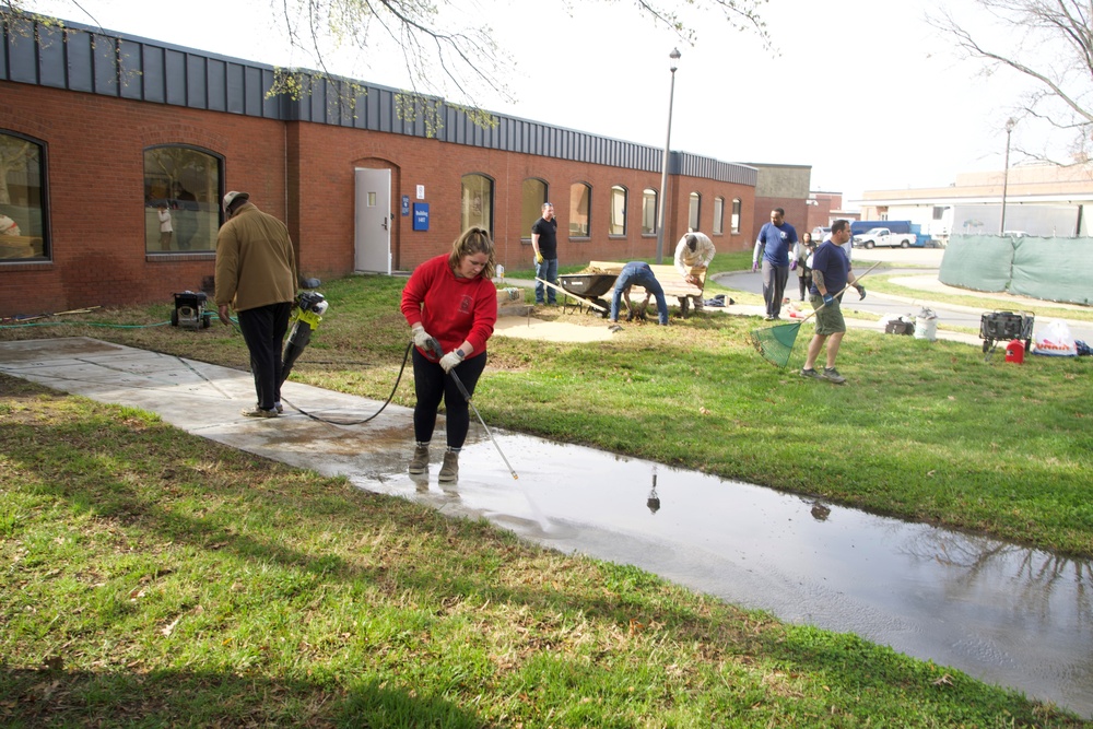 NSA Hampton Roads CPOs Give Back to Homeless Veterans