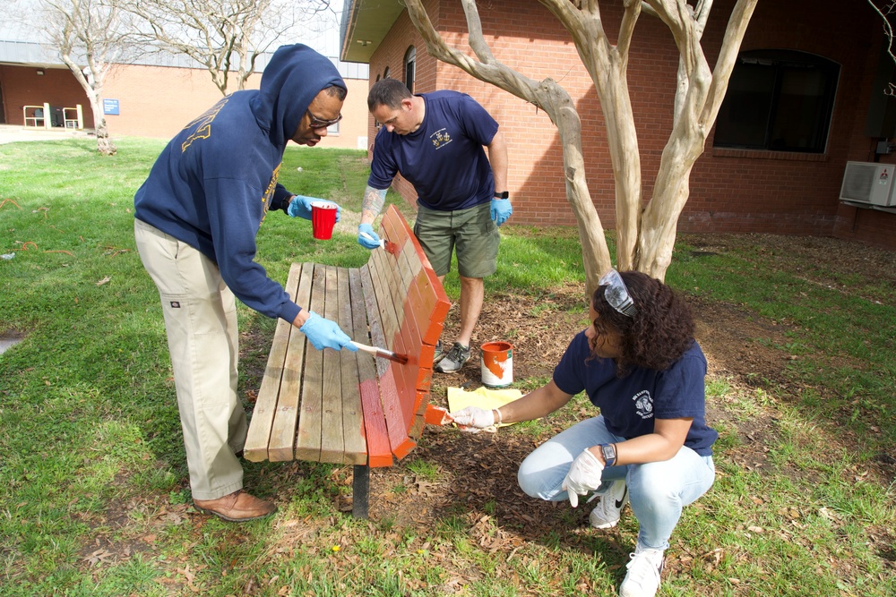 NSA Hampton Roads CPOs Give Back to Homeless Veterans