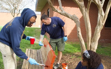 NSA Hampton Roads CPOs Give Back to Homeless Veterans