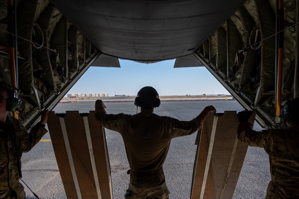 Where we’re going we don’t need runways: Combat offload training