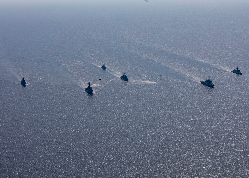 USS John Finn Sails in Formation with Republic of Korea Navy