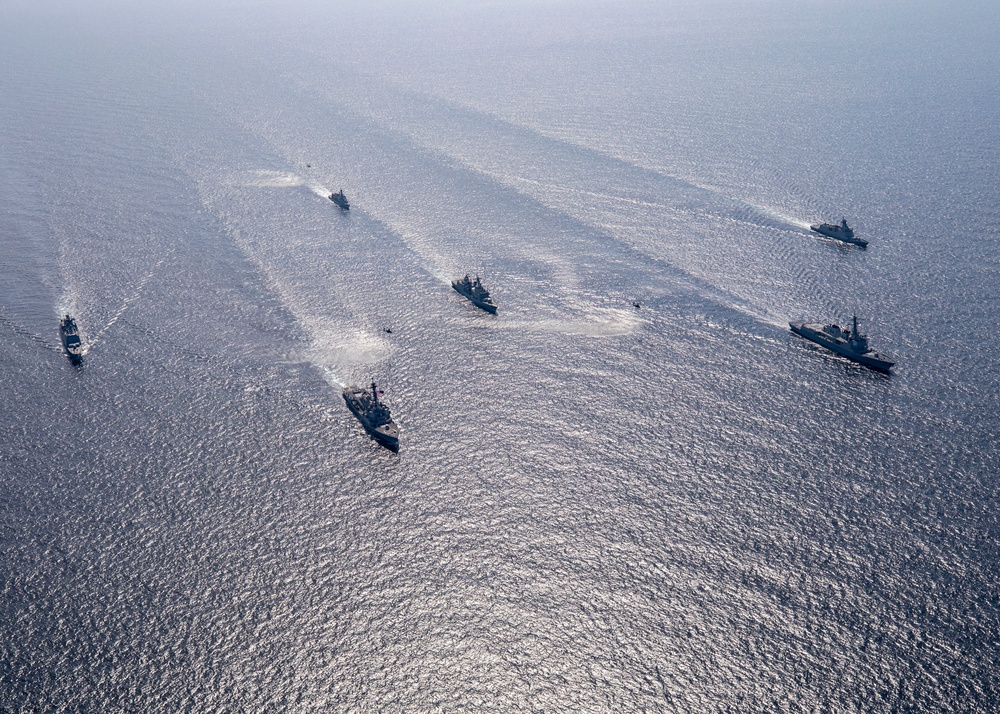 USS John Finn Sails in Formation with Republic of Korea Navy