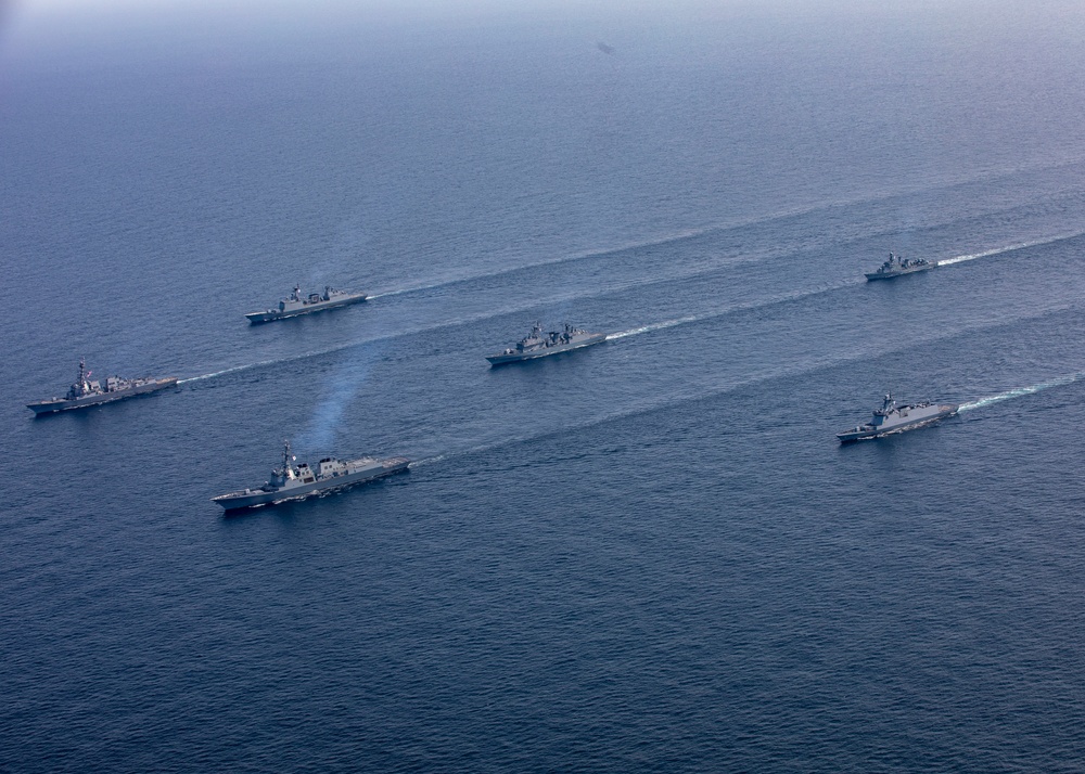 USS John Finn Sails in Formation with Republic of Korea Navy