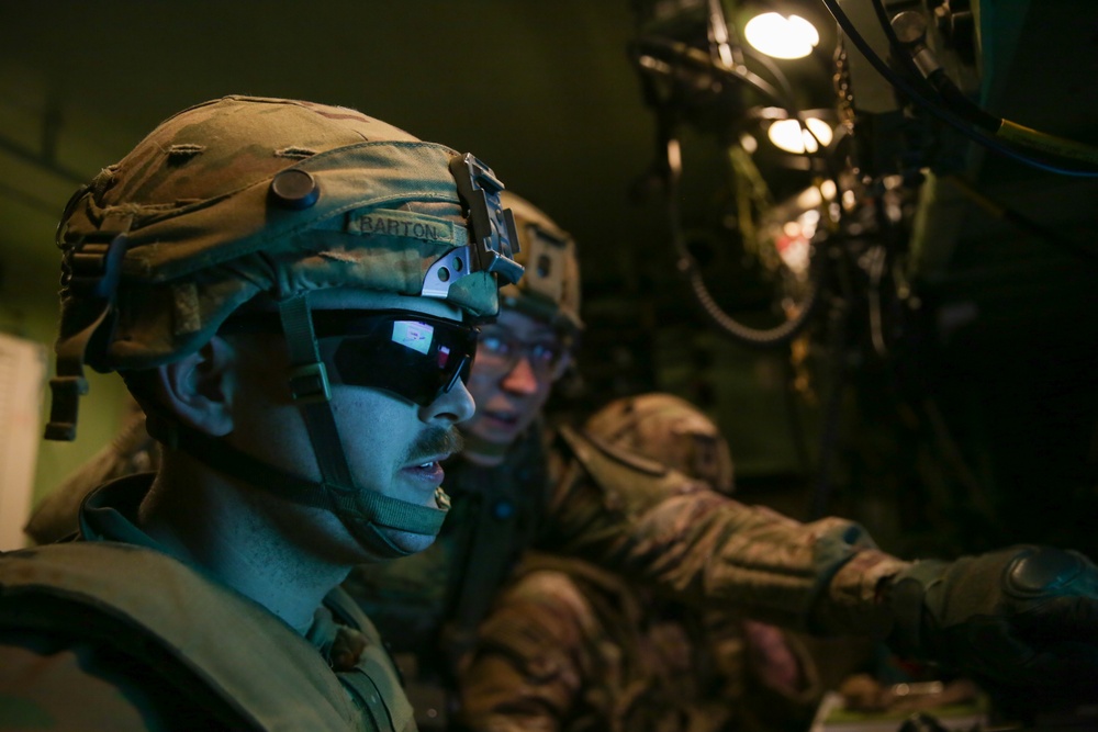 U.S. Soldiers train on equipment