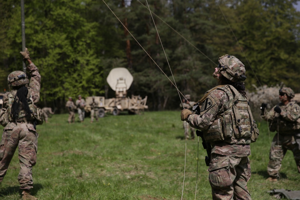 U.S. Soldiers set up communication lines