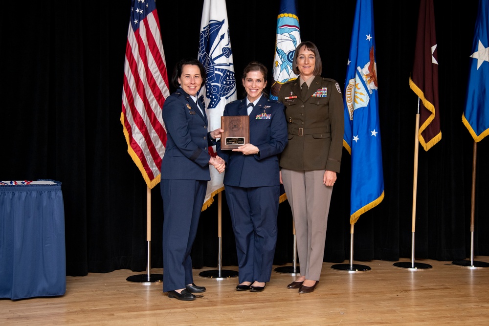 Military health leaders honor best in military medicine, medical education