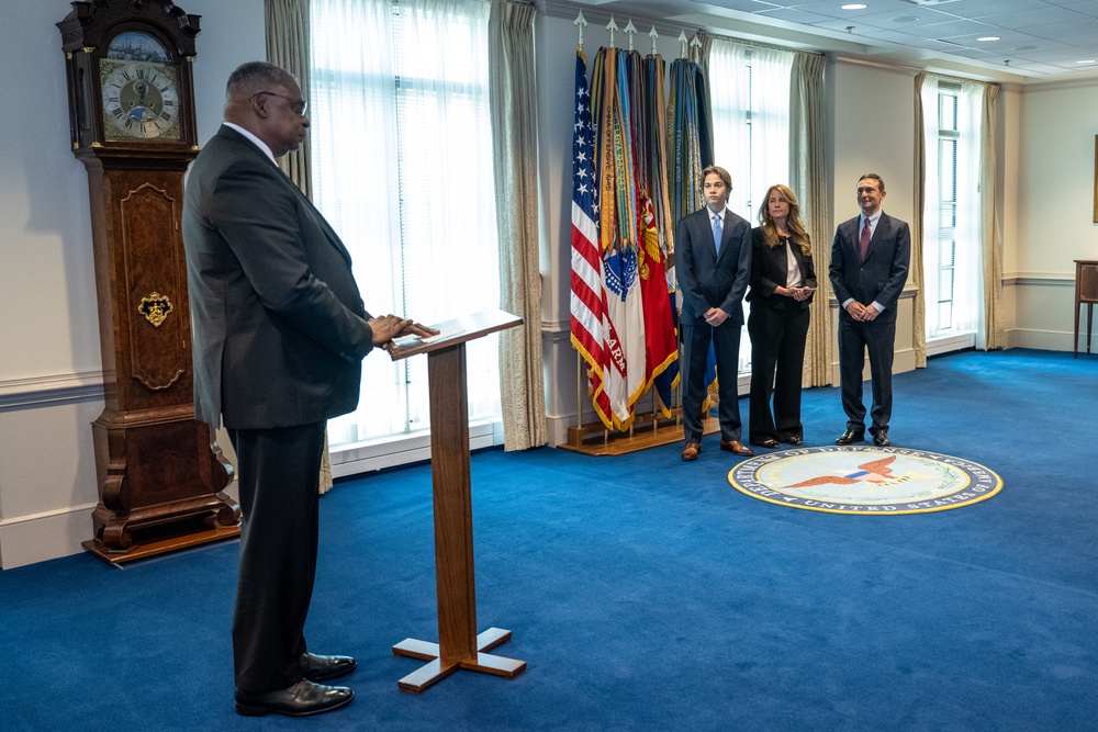 Secretary Austin swears in DIU Director Douglas Beck