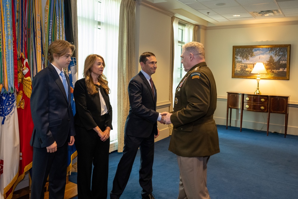 Secretary Austin swears in DIU Director Douglas Beck